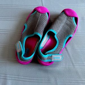 Croc brand pool beach shoes for girls size 1